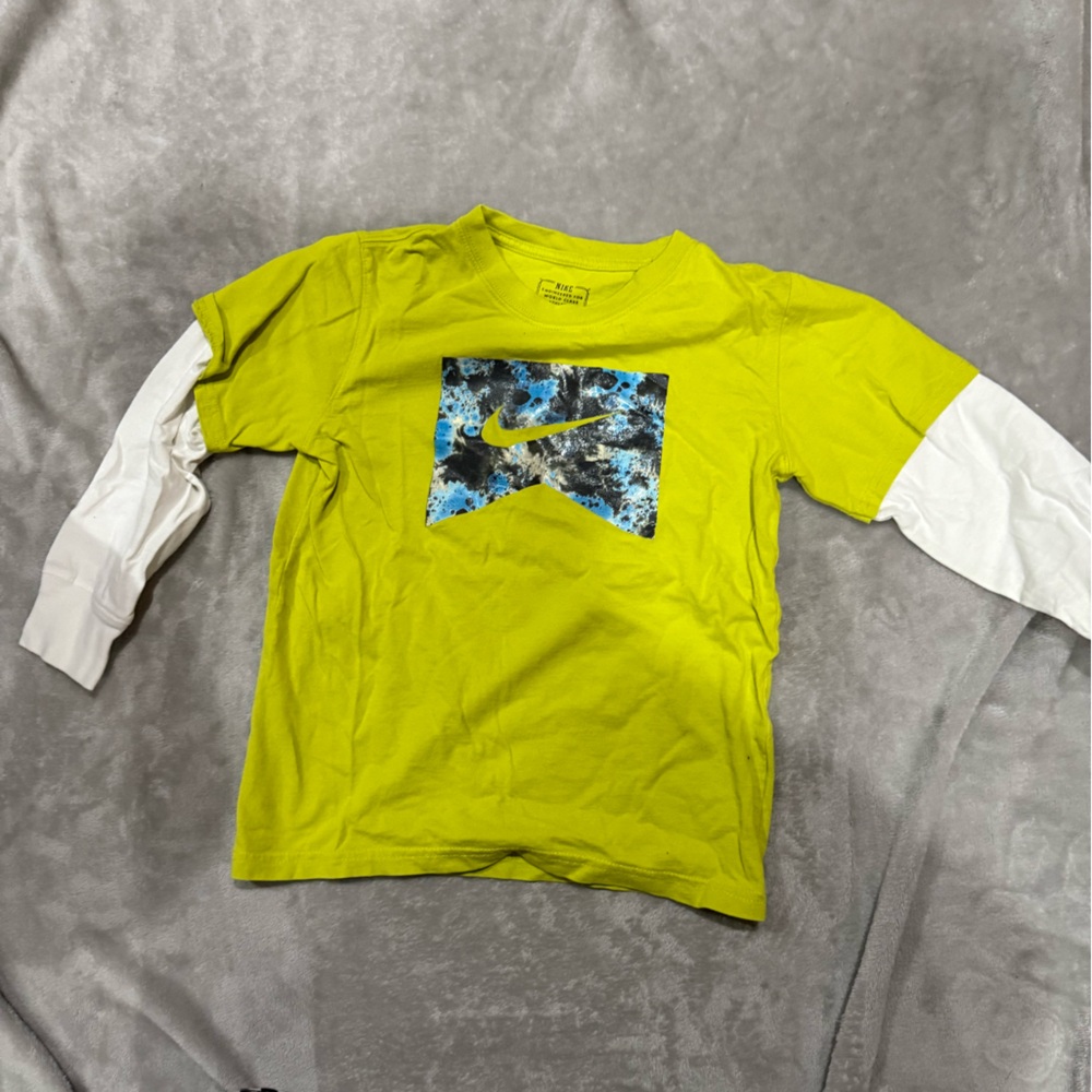 Nike Vibrant Lime Shirt with Blue Accents Girls 7